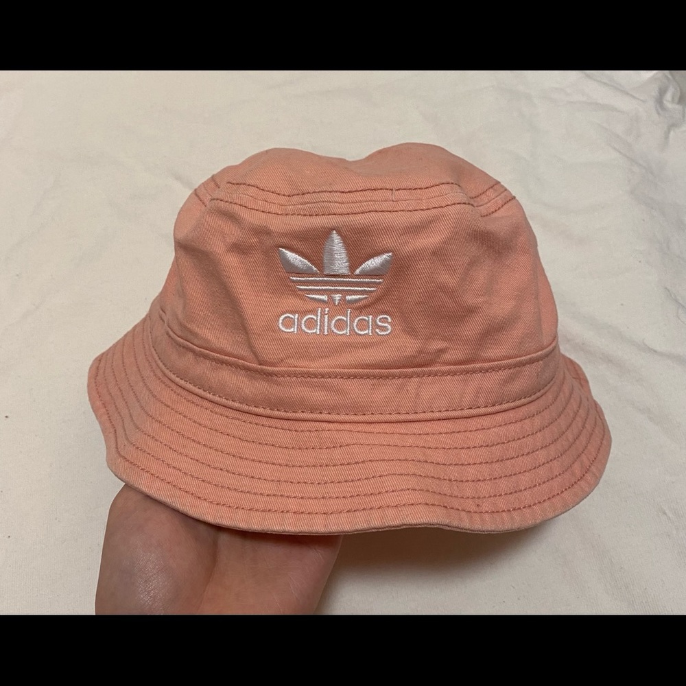 Adidas bucket hat